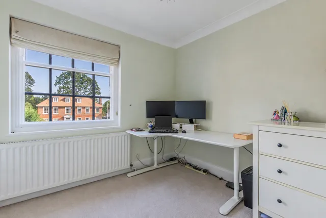 48 Pine Grove, Totteridge N20 8LA