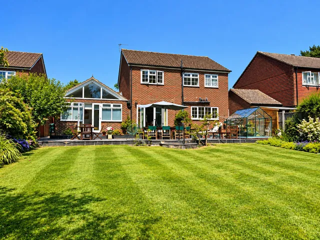 8 Cavalier Close, Midhurst GU29 9QW