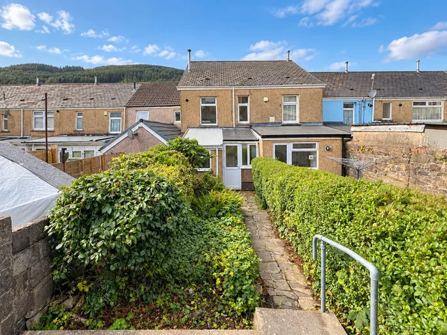 86 Bute Street, Treorchy CF42 5NU
