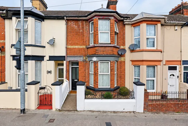46 Richmond Road, Gillingham ME7 1LN