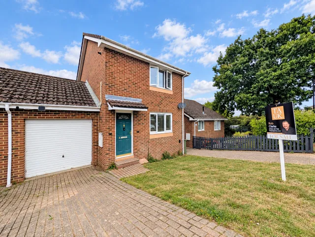 2 Kingslea Park, East Cowes PO32 6JW
