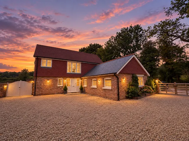 Wrays Coach House Crutchfield Lane, Surrey RH6 0HT
