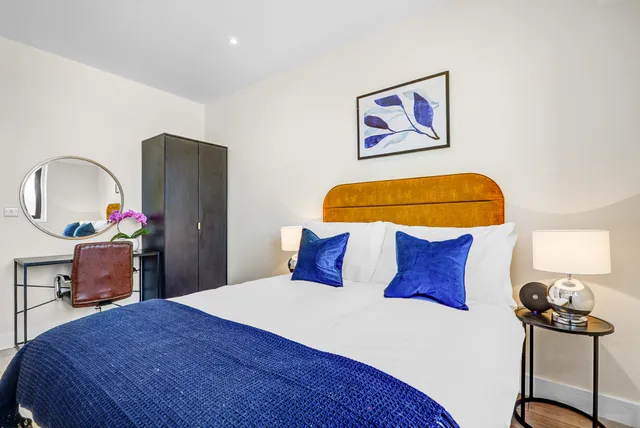 Stylish 1 Bedroom Apartment in Cheam Sutton near Wimbledon | Pet-Friendly | Onsite Parking | 2 Minutes to Train Station