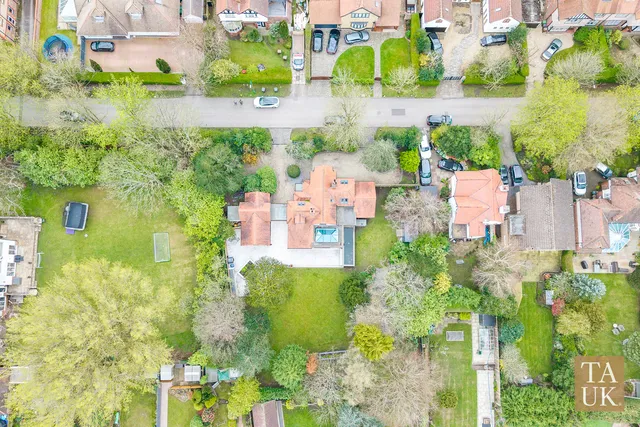 2 Chestnut Avenue, Crosby L23 2SZ