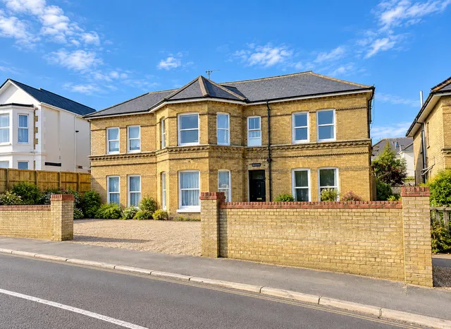 30 Arthurs Hill, Shanklin PO37 6EX