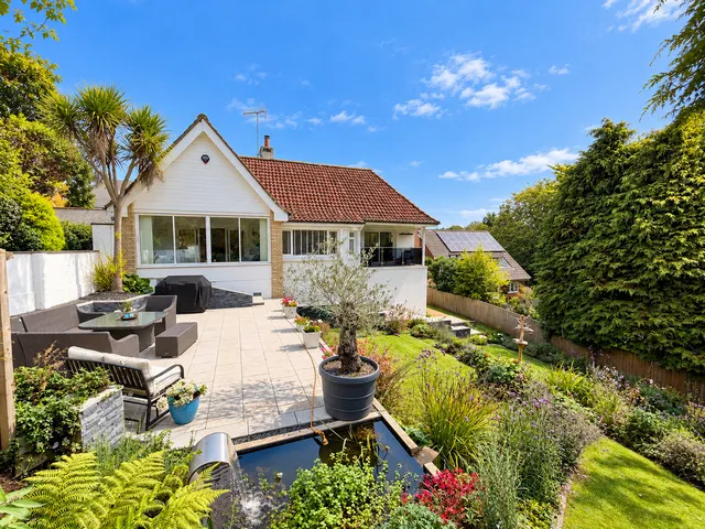 31 Victoria Avenue, Shanklin PO37 6LT