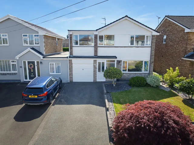 9 Bryn Road, Bridgend CF35 5EY