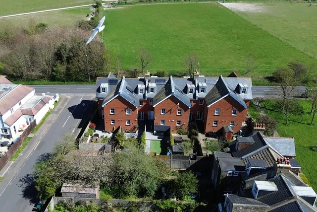 4 Winton Cottages Falmer Road, Brighton BN2 7FJ