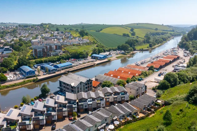 25 Baltic Way, Totnes TQ9 5WY
