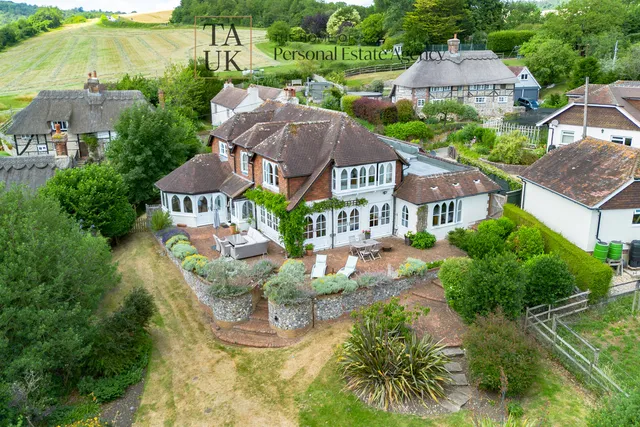 Walnut Tree Cottage South Lane, Arundel BN18 9LN