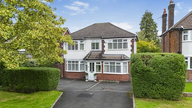 150 Moor Lane, Woodford SK7 1PJ