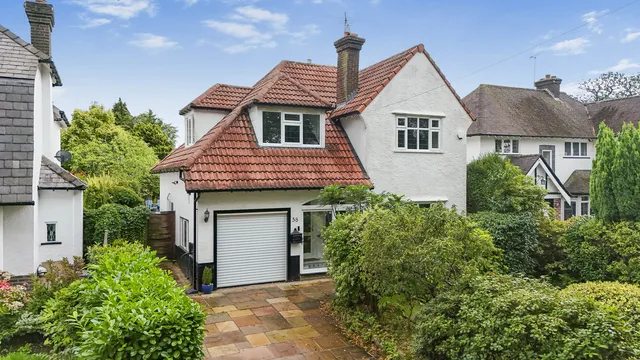 58 London Road North, Poynton SK12 1BY
