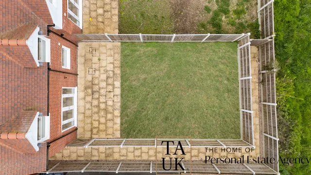 10 Connaught Gardens East, Clacton-on-sea CO15 6HY