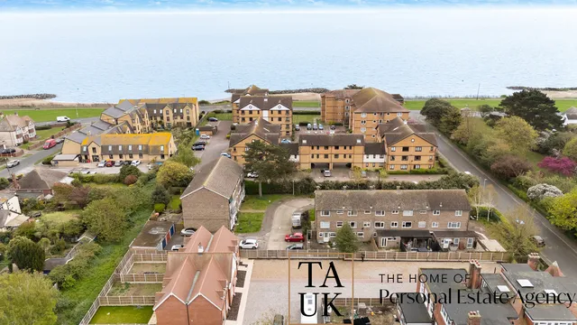 3 Connaught Mews, Clacton-on-Sea CO15 6HY
