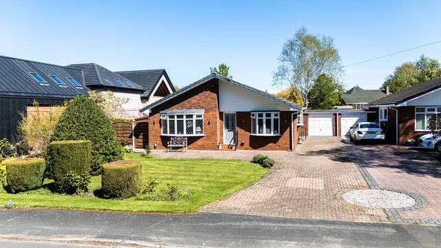 1a Anglesey Drive, Poynton SK12 1BT