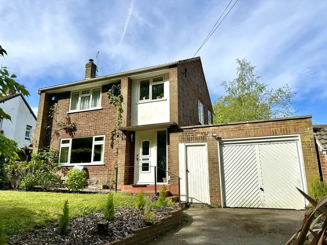 131a Honey End Lane, Reading RG30 4EG
