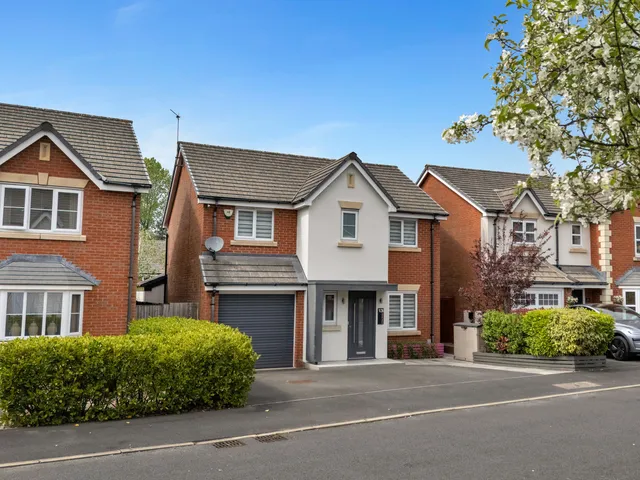 13 Brookfield Lane, Clayton-le-Woods PR6 7FG