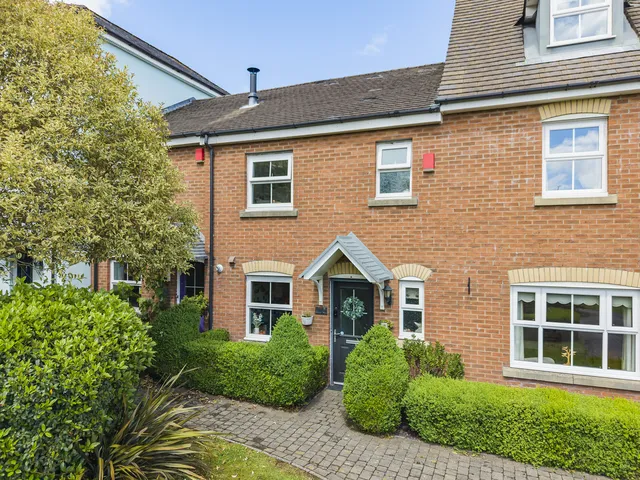 5 Dragon Way, Hengoed CF82 6GT