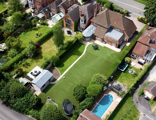 6 Southampton Road, Romsey SO51 8AF