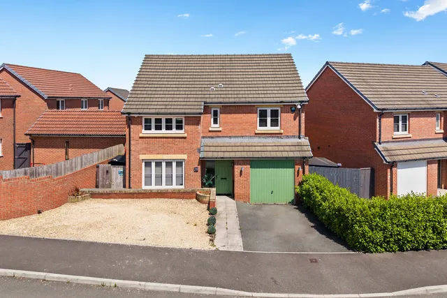 28 Harlech Road, Cardiff CF5 6XN
