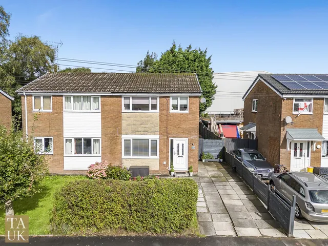 35 Chester Crescent, Rossendale BB4 4HE