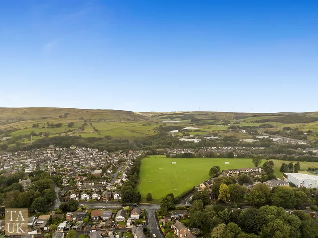 35 Chester Crescent, Rossendale BB4 4HE