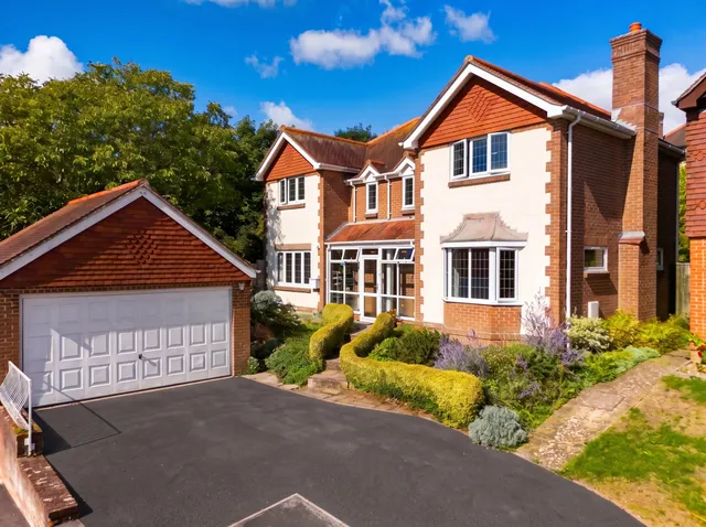 6 Spinnaker View, Bedhampton PO9 3JD