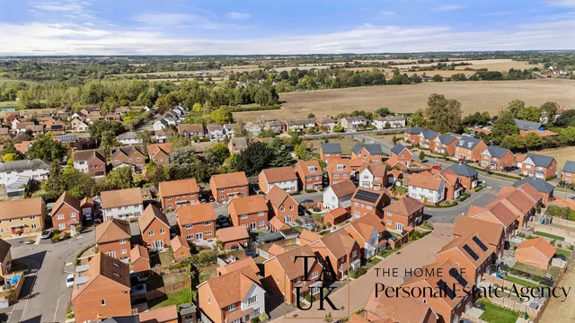 8 Ivy Grove, Colchester CO5 9GH