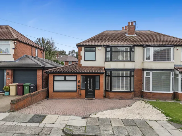 16 Redcar Road, Bolton BL1 6LG