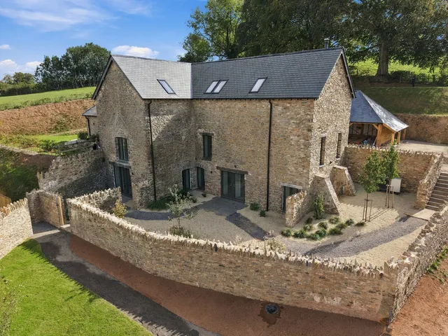 Round House Barn Higher Weston Farm Barns, Totnes TQ9 6LB