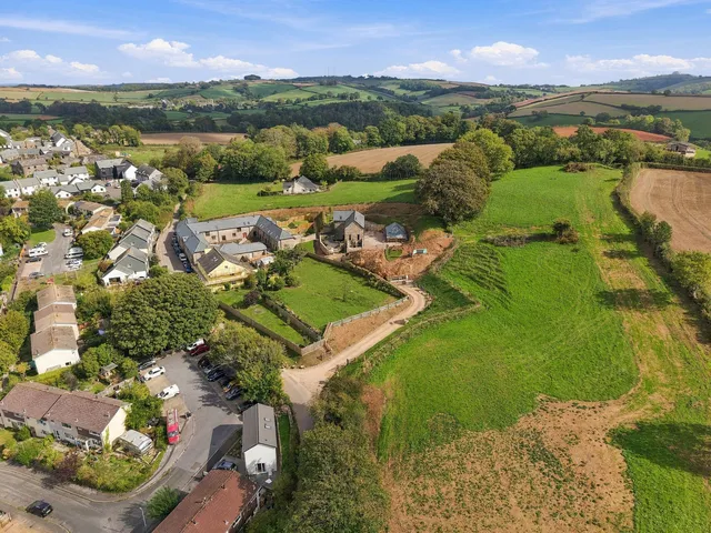 5 Weston Courtyard Higher Weston Farm Barns, Totnes TQ9 6LB