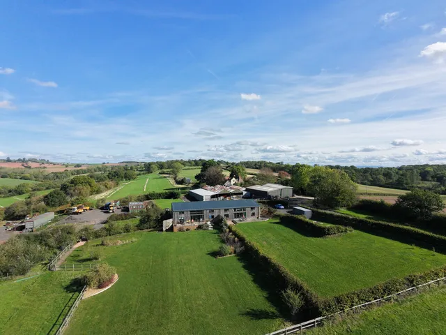 The Barley Store & Old Stone House Farm Bodenham, Hereford HR1 3HZ