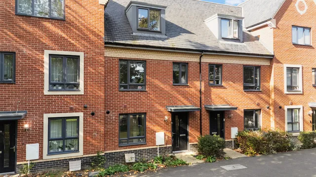 27 Echelon Walk, Colchester CO4 6BW