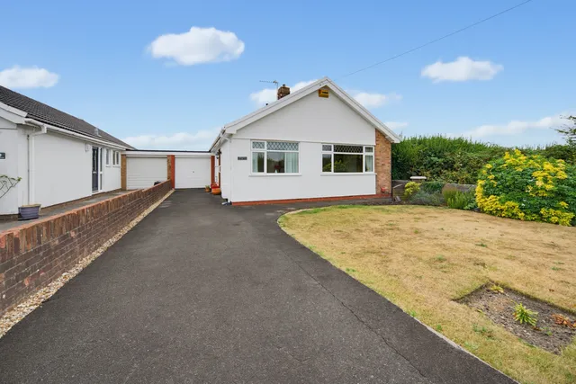 8 Cefn Road, Bridgend CF32 0BD