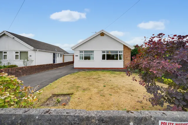 8 Cefn Road, Bridgend CF32 0BD