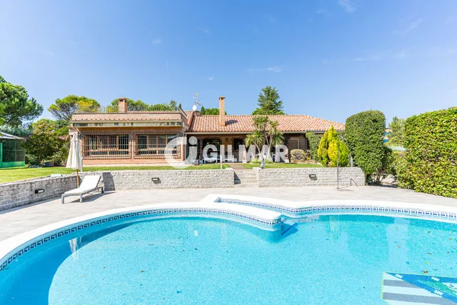 Villa in BOADILLA DEL MONTE, Madrid