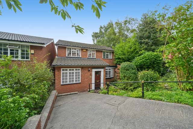 46 Boddens Hill Road, Stockport SK4 2DG