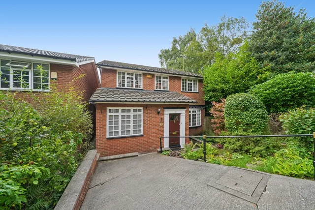 46 Boddens Hill Road, Stockport SK4 2DG