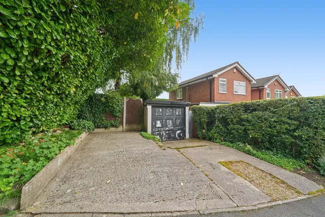 46 Boddens Hill Road, Stockport SK4 2DG