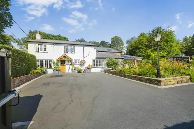 Netherwood Cottage Brookledge Lane, Adlington SK10 4JU
