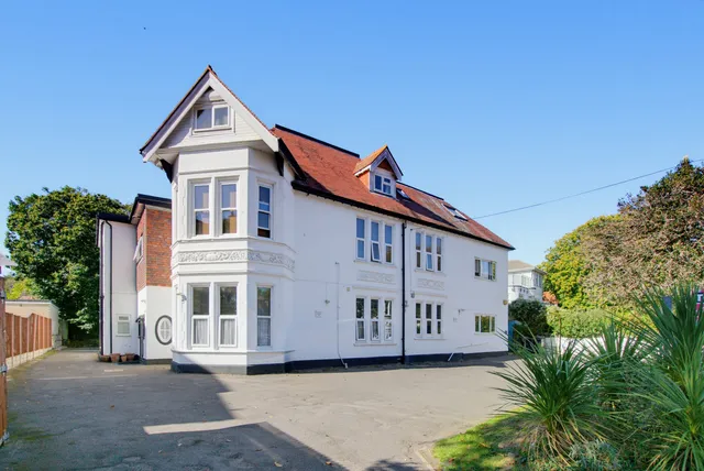 3 Wollstonecraft Road, Bournemouth BH5 1JQ