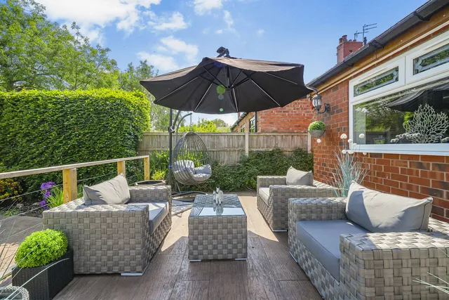 131 London Road South, Poynton SK12 1LG