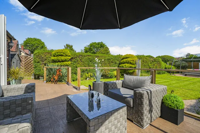 131 London Road South, Poynton SK12 1LG