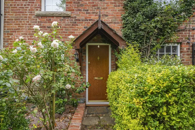4 Middlewood Cottages Green Lane, Poynton SK12 1TJ