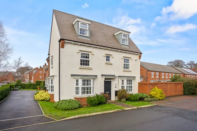 5 Gregory Close, Telford TF4 3FH