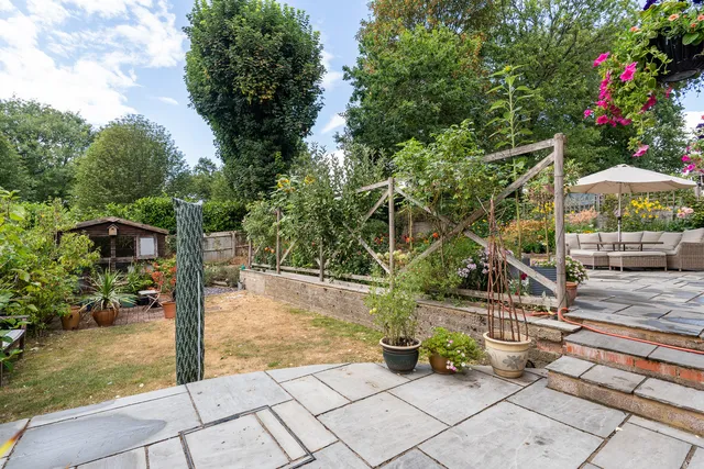 17 Shepherd's Rise, Andover SP11 0HD