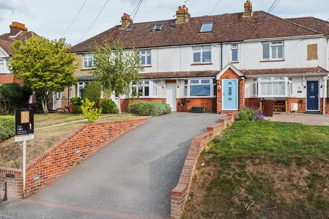 Lyndale Wrens Road, Sittingbourne ME9 8JD