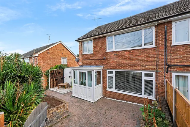 28 Lydbrook Close, Sittingbourne ME10 1NW