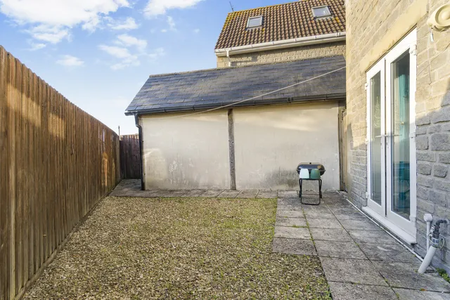 18 North Road, Bristol BS36 1PS