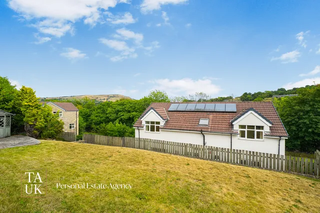 5 The Sidings, High Peak SK23 7HE